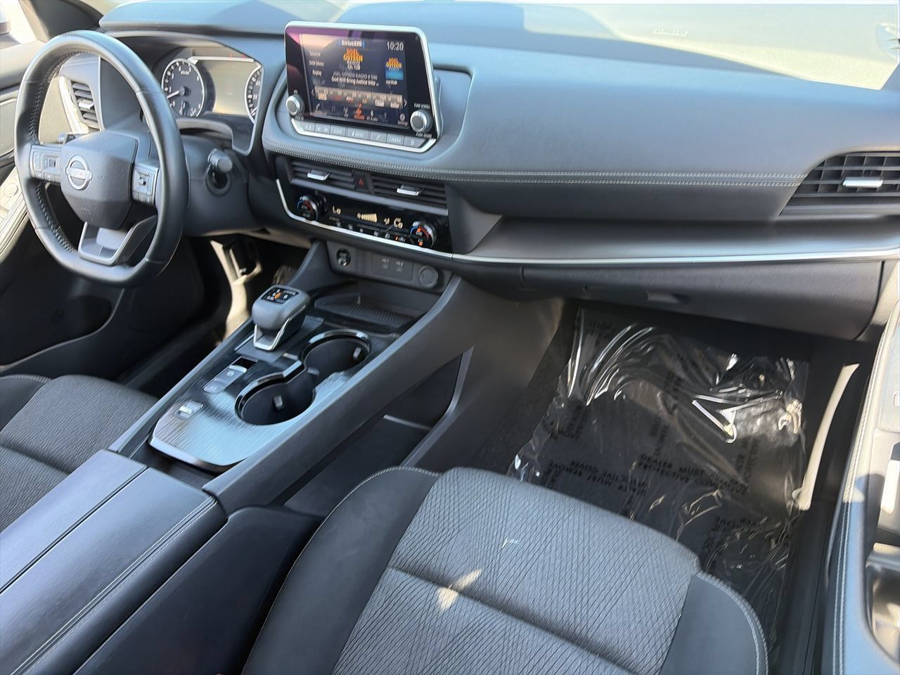Used 2025 Nissan Rogue SV FWD image 25