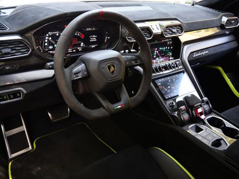 Used 2024 Lamborghini Urus Performante image 23