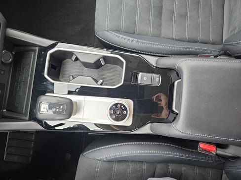 Used 2025 Mitsubishi Outlander SE AWD/4WD image 26