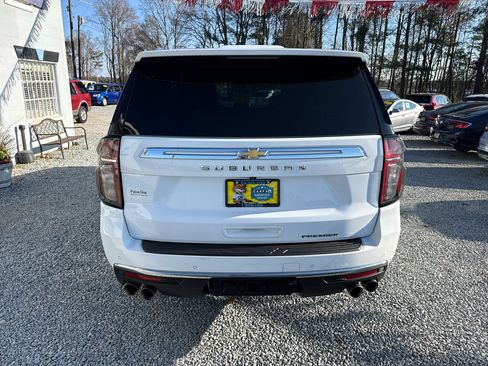 Used 2023 Chevrolet Suburban Premier image 4