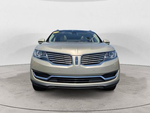 Used 2017 Lincoln MKX Reserve w/ Driver Assistance Package FWD image 8