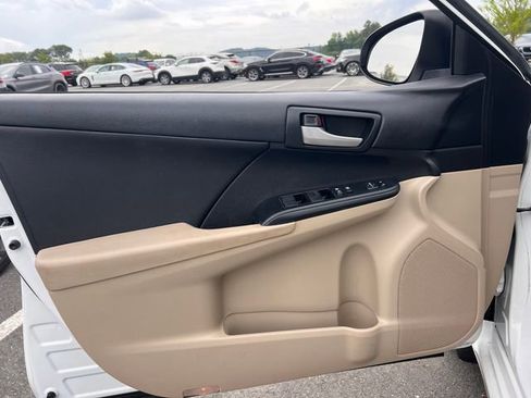 Used 2014 Toyota Camry LE FWD image 10