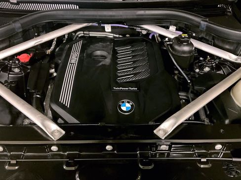 Used 2021 BMW X5 xDrive40i w/ Premium Package 2 image 29