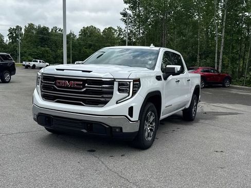 Used 2025 GMC Sierra 1500 SLT RWD image 8