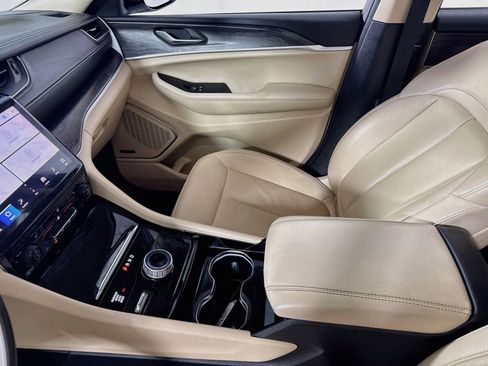 Used 2022 Jeep Grand Cherokee L Limited image 25