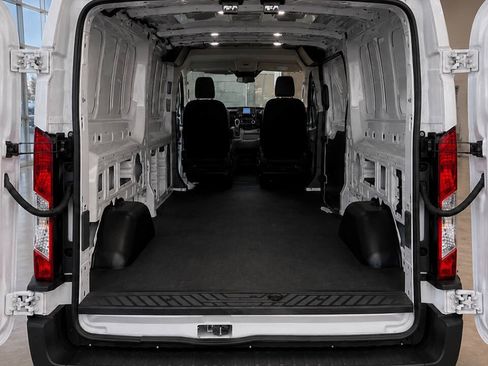 Used 2024 Ford Transit 250 Low Roof RWD image 5