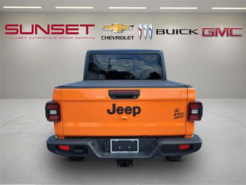Used 2025 Jeep Gladiator Sport AWD/4WD image 40