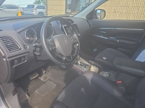 Used 2025 Mitsubishi Outlander Sport SE AWD/4WD image 3