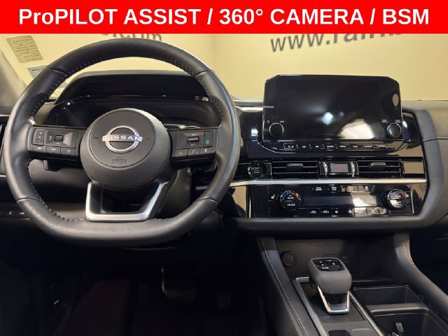 Used 2025 Nissan Pathfinder SL w/ Cargo Package FWD image 9