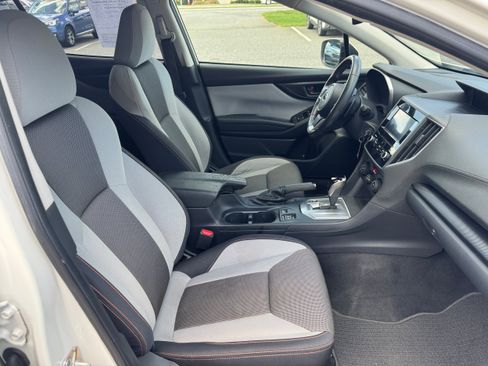 Used 2019 Subaru Crosstrek 2.0i Premium w/ Moonroof Package AWD/4WD image 12