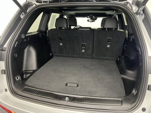 Used 2024 Jeep Grand Cherokee Altitude image 7