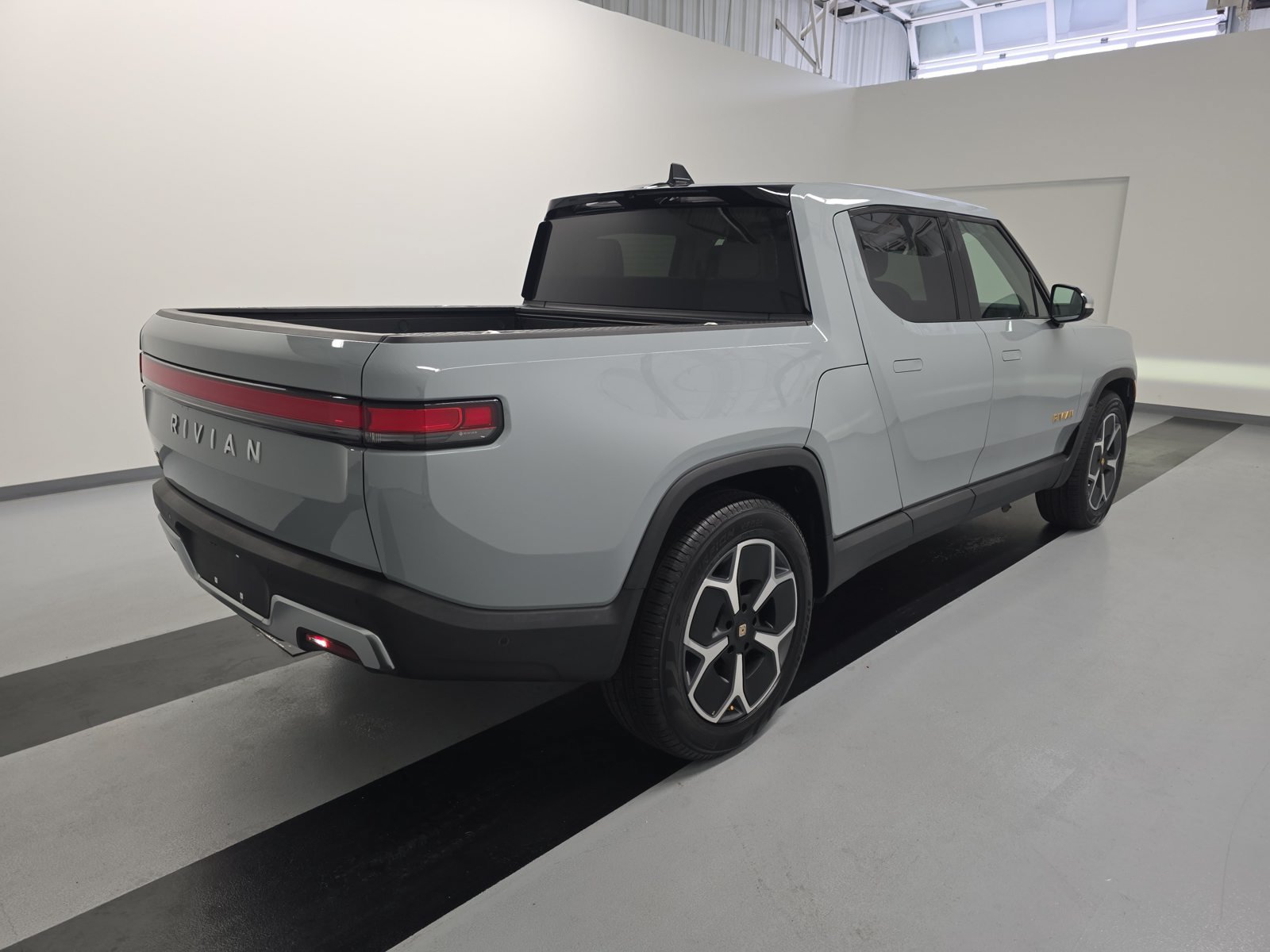 Used 2023 Rivian R1T Adventure Quad AWD/4WD image 5