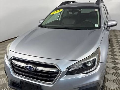 Used 2018 Subaru Outback 2.5i Limited AWD/4WD image 3