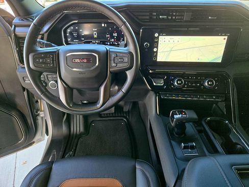 Used 2022 GMC Sierra 1500 AT4 w/ AT4 Premium Package AWD/4WD image 13