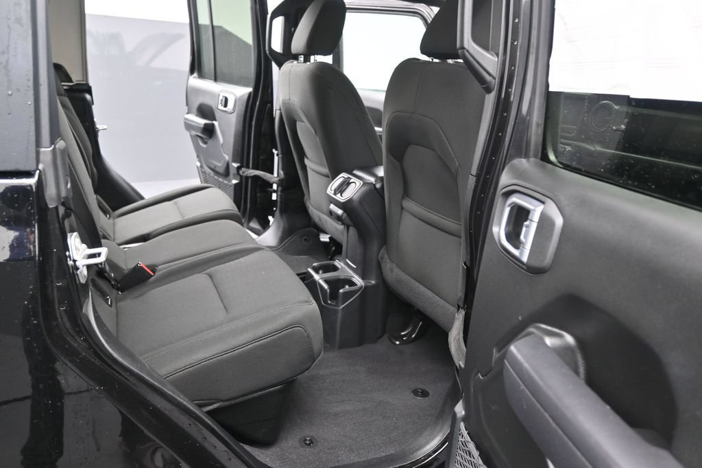 Used 2021 Jeep Gladiator Sport AWD/4WD image 18