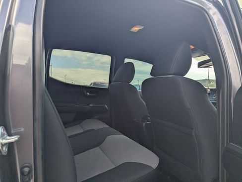 Used 2023 Toyota Tacoma TRD Sport w/ Technology Package RWD image 17