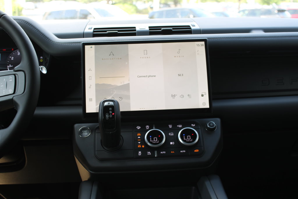 New 2026 Land Rover Defender 110 S AWD/4WD image 9