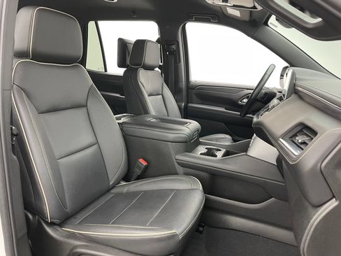 Used 2024 GMC Yukon SLT w/ SLT Luxury Package AWD/4WD image 36