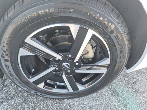 Used 2024 Nissan Sentra SV image 15