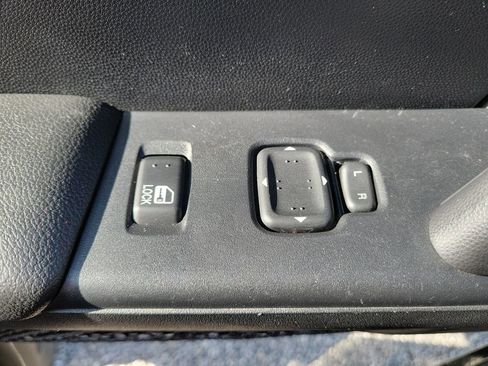 Used 2009 MAZDA MX-5 Miata Sport image 24