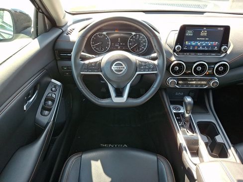 Used 2022 Nissan Sentra SR w/ SR Premium Package FWD image 13