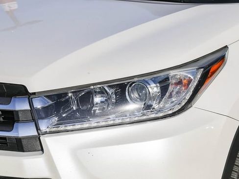 Used 2019 Toyota Highlander Limited AWD/4WD image 8