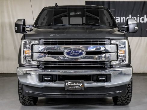 Used 2019 Ford F350 Lariat w/ Chrome Package image 3