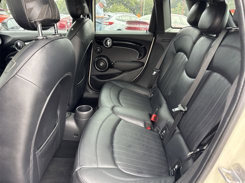 Used 2016 MINI Cooper S image 11