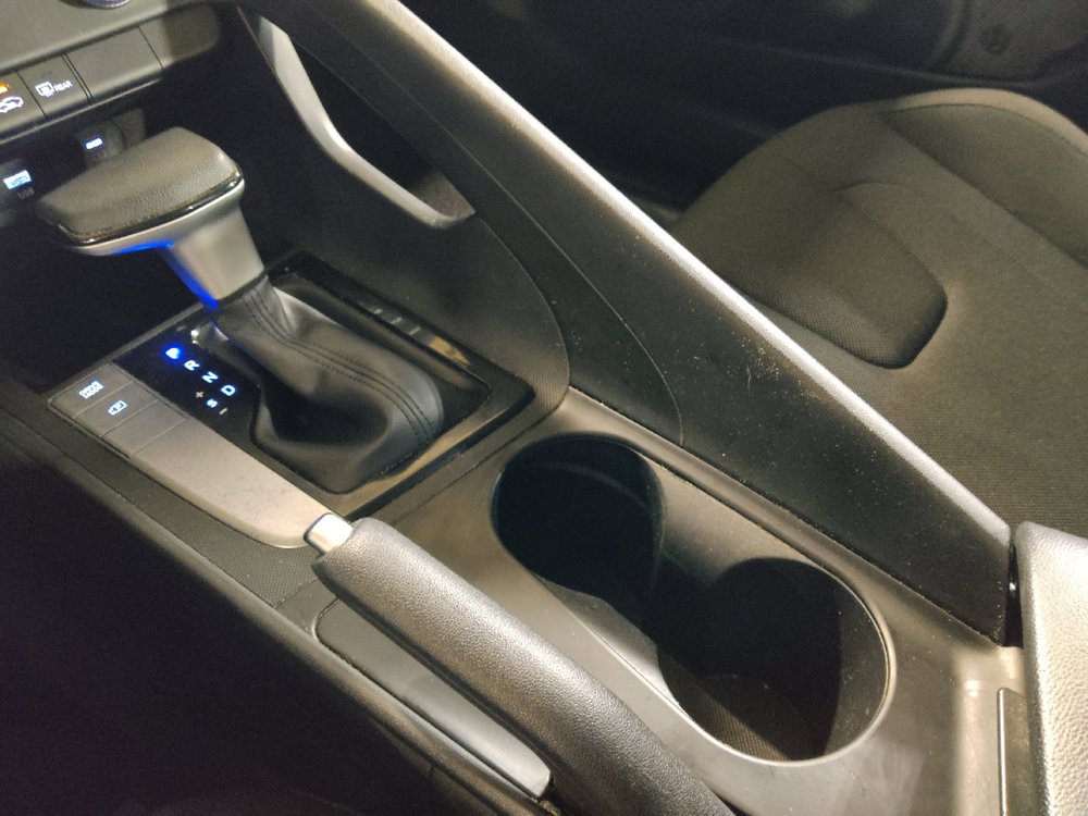 Used 2025 Hyundai Elantra SE FWD image 26