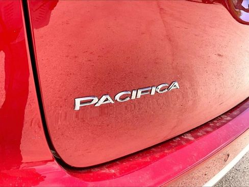 New 2027 Chrysler Pacifica Select FWD image 15