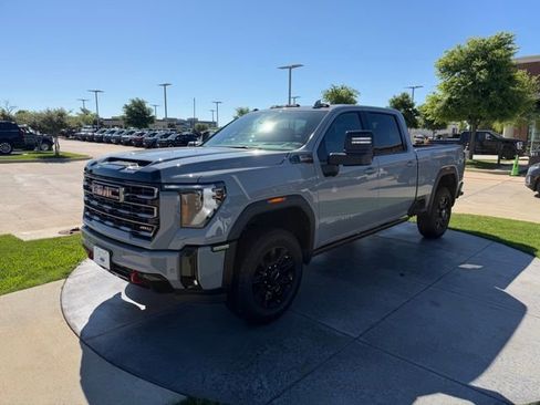 Used 2025 GMC Sierra 2500 AT4 w/ AT4 Premium Plus Package image 3