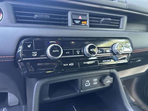 Used 2024 Honda Pilot TrailSport image 20