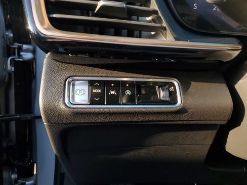 Used 2024 Buick Envision Avenir AWD/4WD image 29