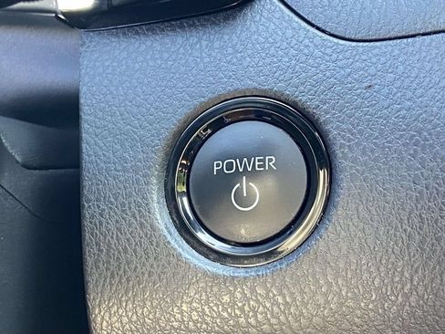 Used 2025 Toyota Camry SE FWD image 27