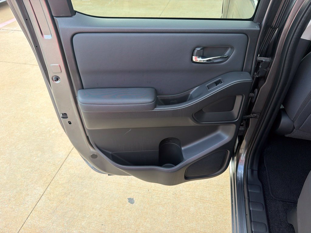 Used 2022 Nissan Frontier SV RWD image 16