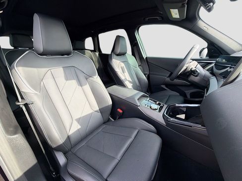 Used 2025 BMW X3 xDrive30i w/ Premium Package image 16