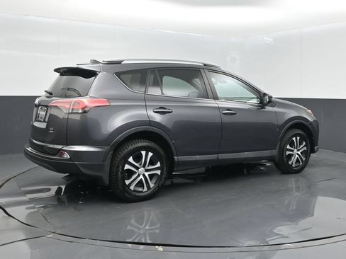 Used 2018 Toyota RAV4 LE w/ All Weather Liner Package AWD/4WD image 8