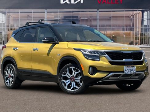 Certified 2023 Kia Seltos SX AWD/4WD image 2