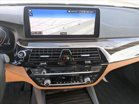 Used 2021 BMW 530i w/ Convenience Package RWD image 12