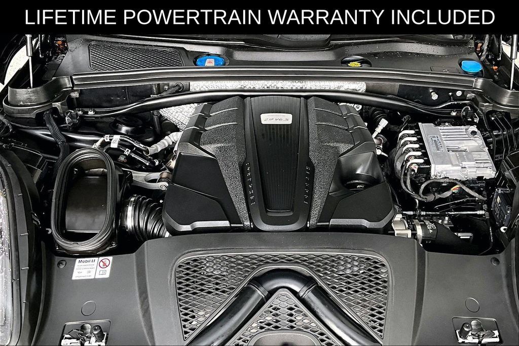 Used 2024 Porsche Macan S AWD/4WD image 11