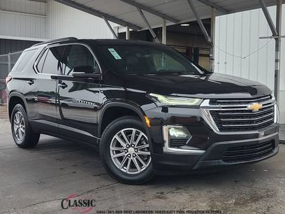 Used 2023 Chevrolet Traverse LT w/ Rear Camera Mirror Package