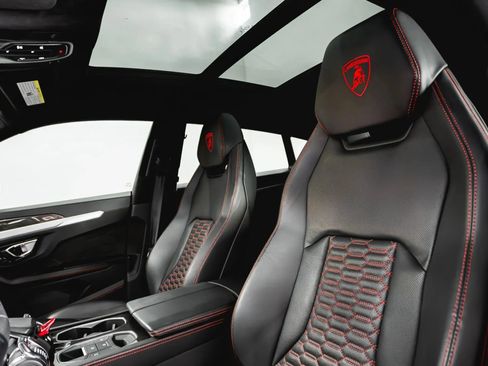 Used 2021 Lamborghini Urus image 21