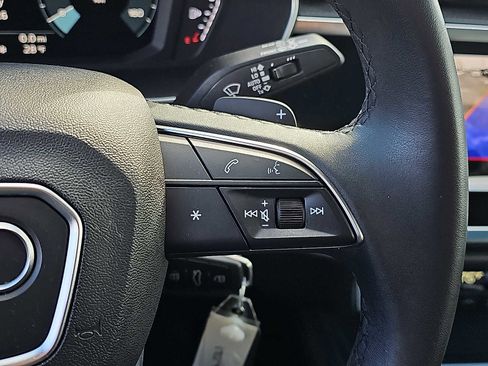 Used 2025 Audi Q3 2.0T Premium image 23