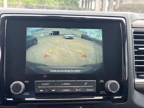 Used 2022 Nissan Frontier SV AWD/4WD image 17