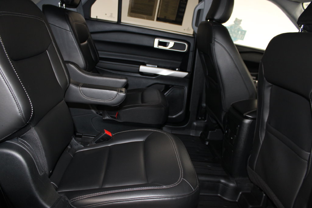 Used 2023 Ford Explorer XLT w/ Equipment Group 202A AWD/4WD image 33
