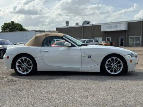 Used 2005 BMW Z4 2.5i RWD image 16