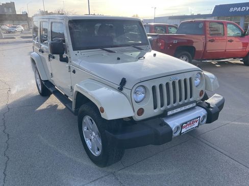 Used 2011 Jeep Wrangler Unlimited Sahara w/ Connectivity Group image 7