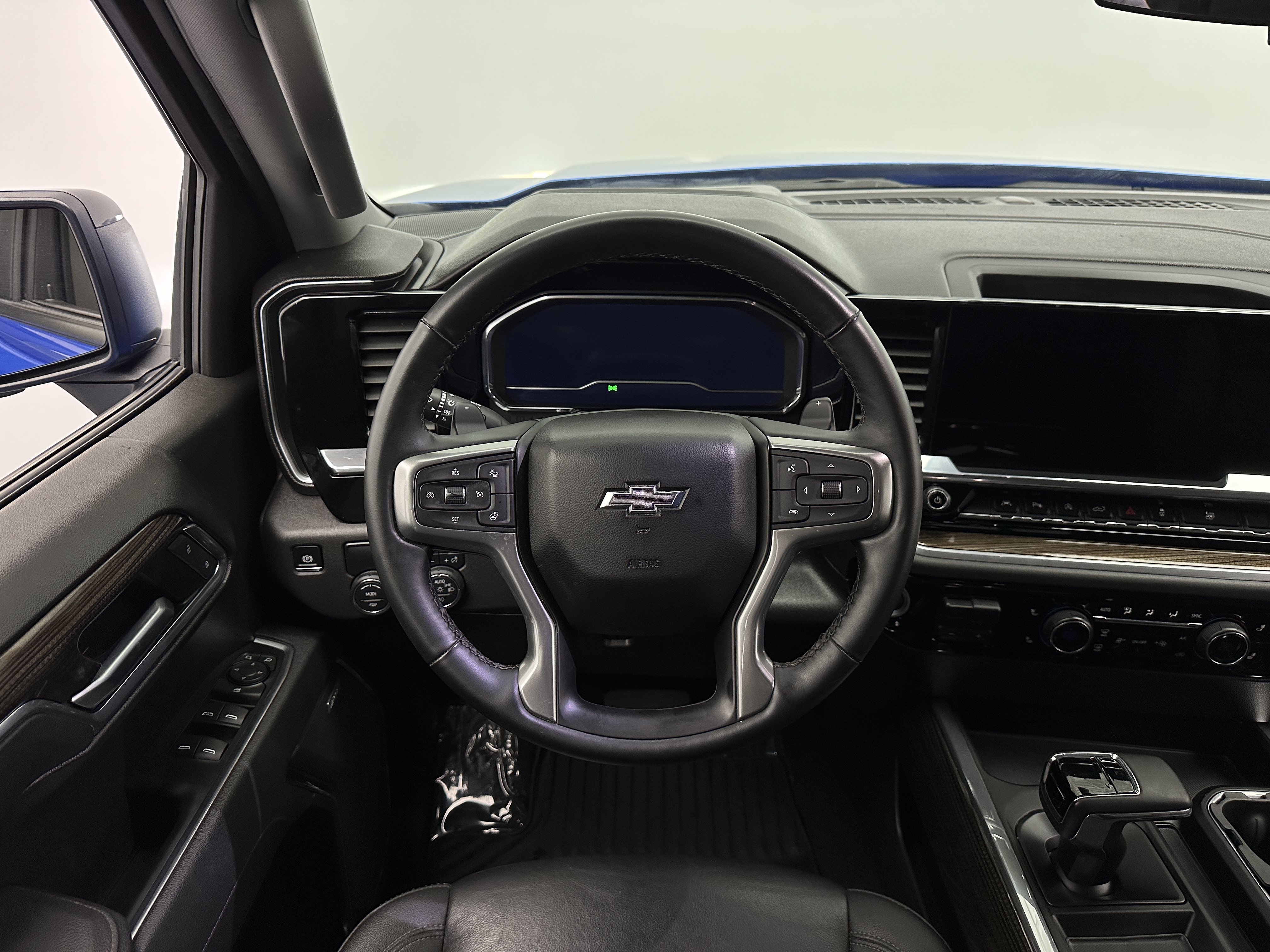 Used 2025 Chevrolet Silverado 1500 RST w/ Convenience Package II RWD image 34