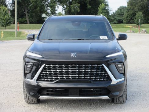 New 2026 Buick Enclave Avenir image 11