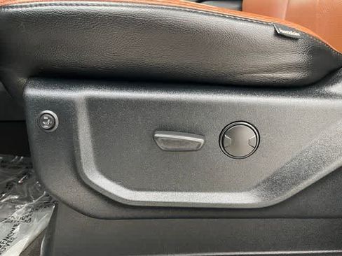 Used 2021 Ford Expedition XLT AWD/4WD image 11